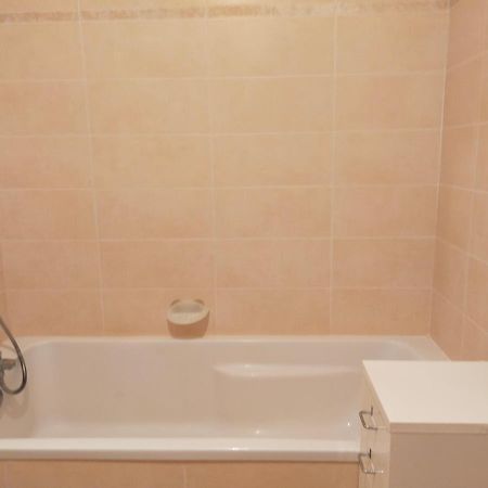 A Nice Room Annemasse Luaran gambar