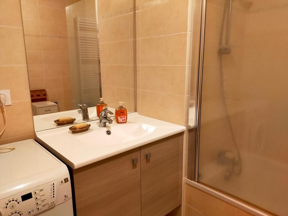 A Nice Room Annemasse Luaran gambar